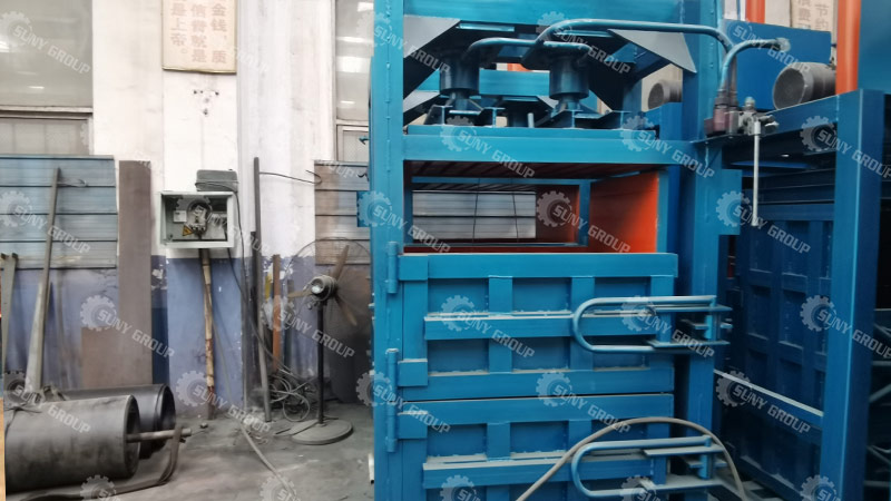 Vertical Non-Metal Baler Machine