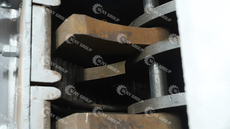 Vertical Metal Hammer Crusher